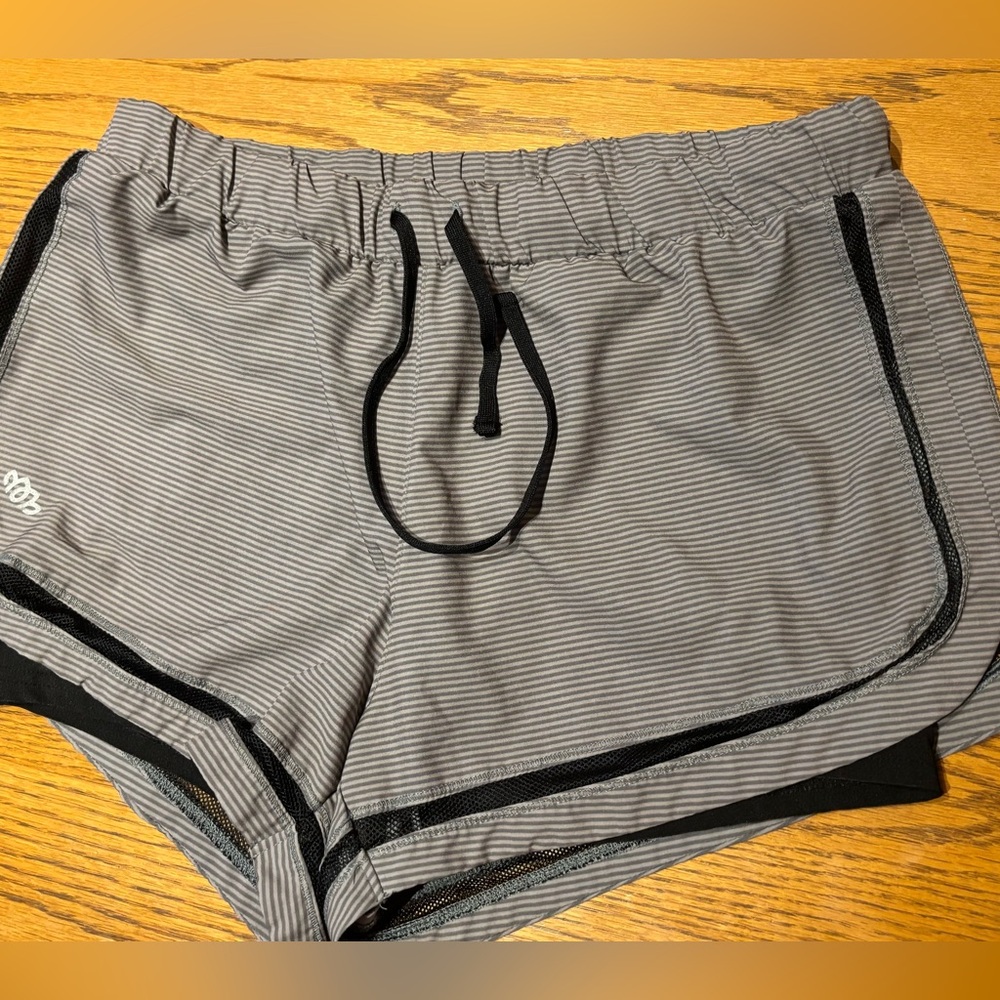 Maurices Gray Striped Shorts M